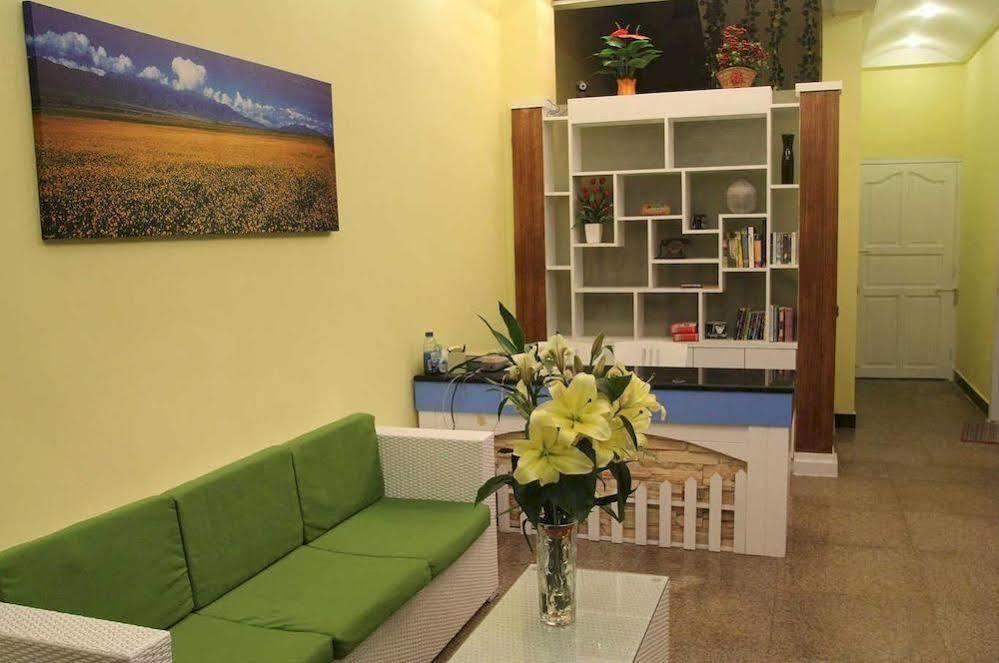 Tiffany Hostel Yangshuo Exterior photo